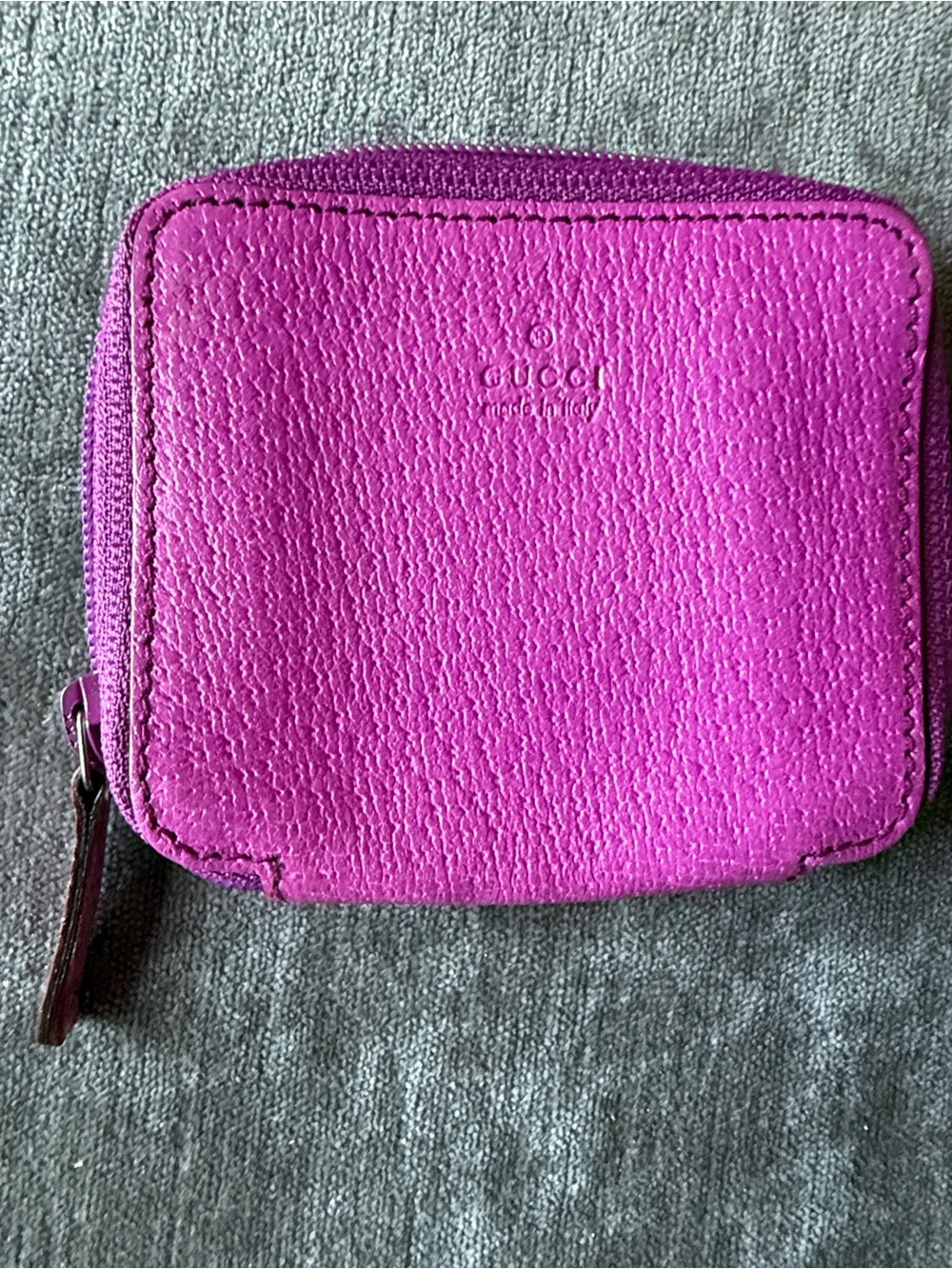 GucciSmall  Leather Zip-Around Wallet for money and change.Original Gucci.